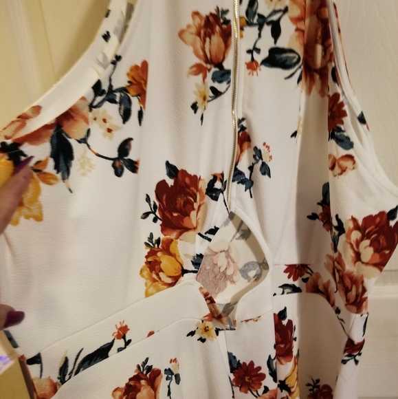 Almost Famous Trendy Plus Size 3X Floral Skater Dress midi - Picture 4 of 8